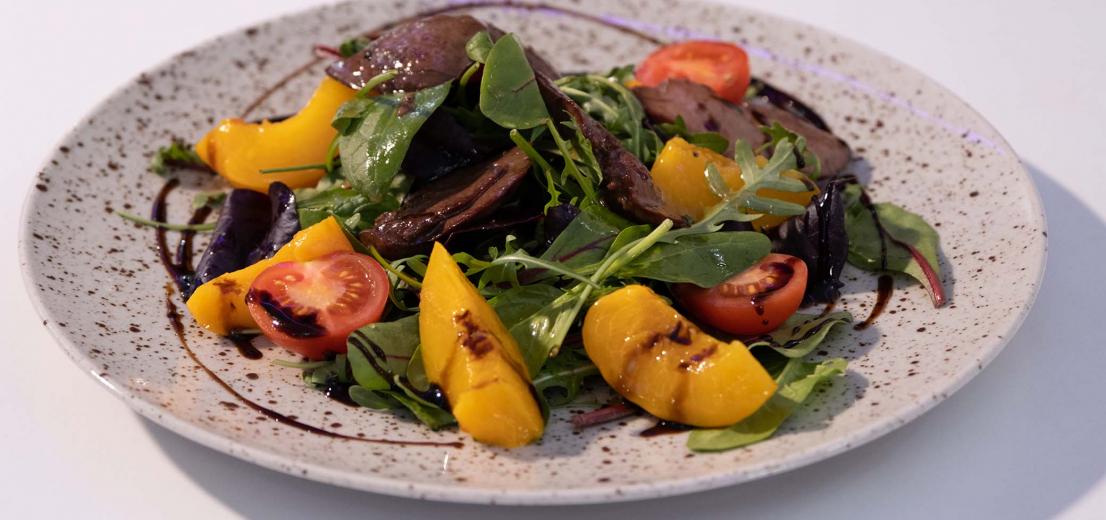 Salad with rabbit liver