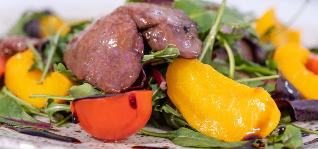 Salad with rabbit liver